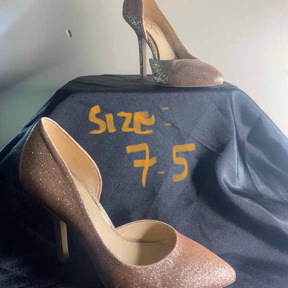 Pointed toe pump shoes - Picture 3 of 3